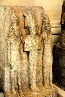 O deus Osiris, O touro Ápis e o deus babilonico Tamuz